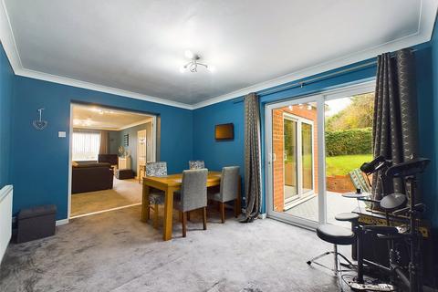 3 bedroom semi-detached house for sale, Chase End Close, Worcester, Worcestershire, WR5