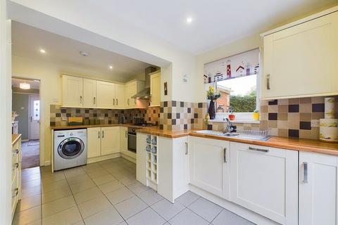11 Chase End Close, Worcester, WR5 2BY