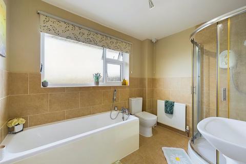 11 Chase End Close, Worcester, WR5 2BY