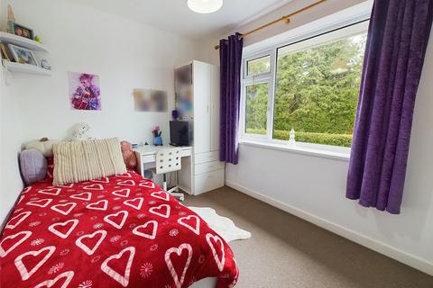 11 Chase End Close, Worcester, WR5 2BY
