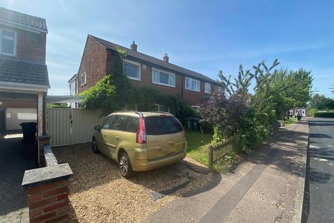 4 bedroom semi-detached house to rent, Bourne Road, Cambridge CB4