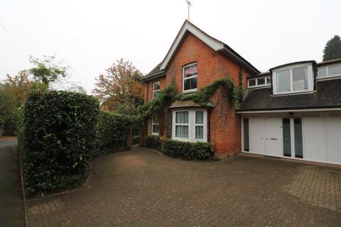 3 bedroom house to rent, Crawley Ridge, Camberley GU15