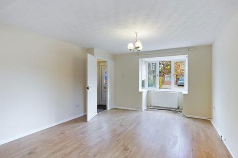 3 bedroom semi-detached house to rent, Parsons Drive, Boston