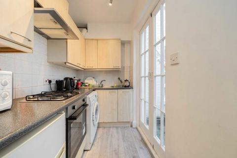 2 bedroom flat for sale, Gloucester Terrace, London W2