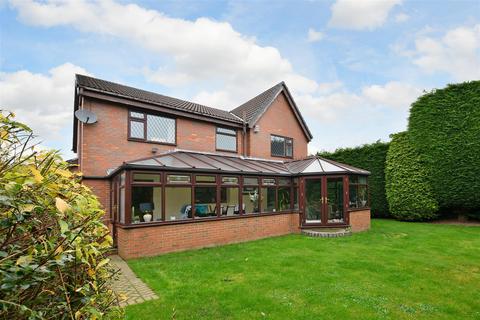 1 Causeway Glade, Sheffield, S17 3EZ
