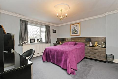 1 Causeway Glade, Sheffield, S17 3EZ