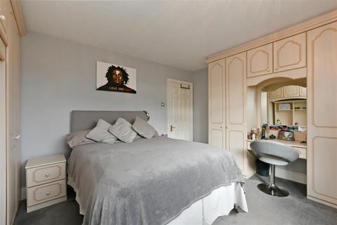 1 Causeway Glade, Sheffield, S17 3EZ