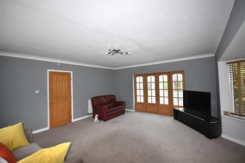 3 bedroom detached house for sale, High Street, Hook, Goole