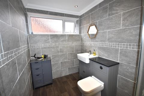 3 bedroom detached house for sale, High Street, Hook, Goole