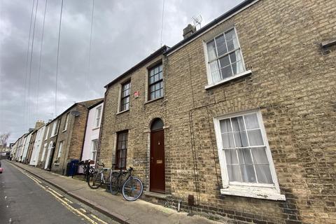 2 bedroom terraced house to rent, Albert Street, Cambridge CB4