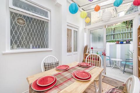 1 bedroom ground floor flat for sale, Upcerne Road, London, SW10 0SF