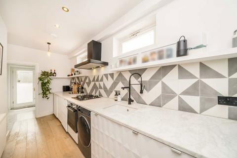 1 bedroom flat for sale, Munster Road, London SW6