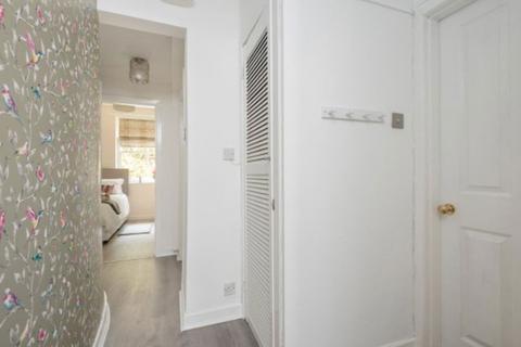 2 bedroom flat to rent, Cumberland Street, Edinburgh