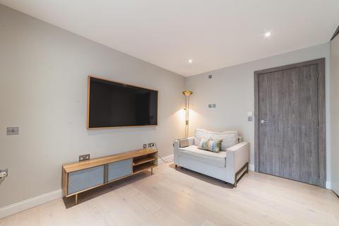 3 bedroom flat to rent,  Plough Road, London SW11