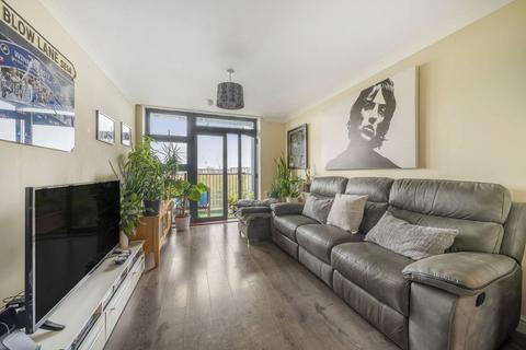 1 bedroom flat for sale, London E3