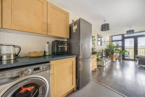 1 bedroom flat for sale, London E3