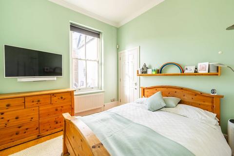 2 bedroom flat to rent, 22 Ordell Road, London E3