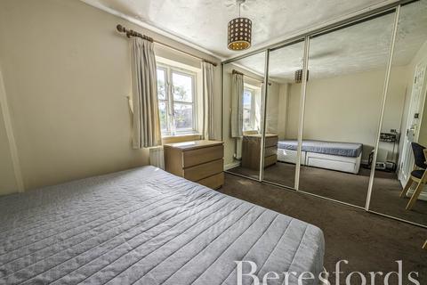 3 bedroom end of terrace house for sale, Hatcher Crescent, Colchester, CO2