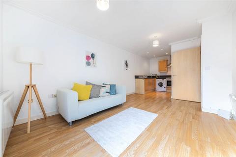 1 bedroom apartment to rent, Victoria Road, London W3