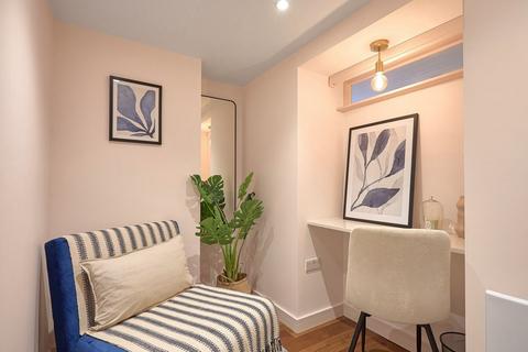 Studio to rent, Chamber Street, London E1