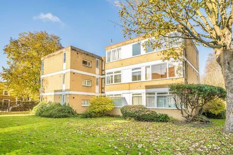 3 bedroom flat to rent, Sheendale Road, Richmond TW9