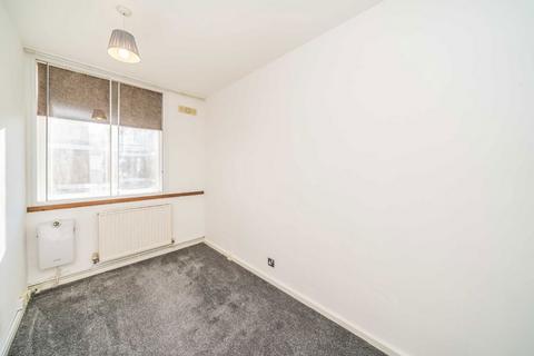 3 bedroom flat to rent, Sheendale Road, Richmond TW9