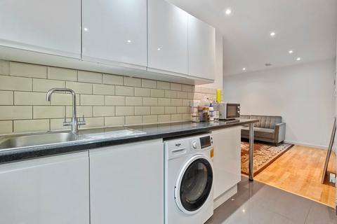 2 bedroom maisonette for sale, Braemar Avenue, London, NW10