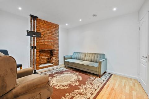 2 bedroom maisonette for sale, Braemar Avenue, London, NW10