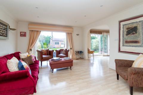 5 bedroom detached house for sale, The Rise, Edgware, HA8