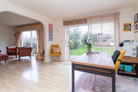 25 The Rise, Edgware, HA8 8NS