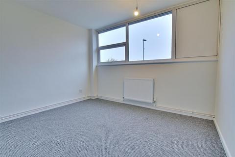 2 bedroom maisonette for sale, Clare Court, St. Ives