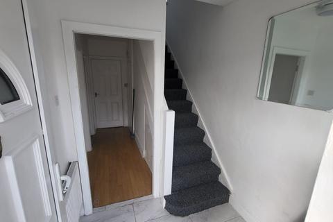 3 bedroom semi-detached house to rent, Parrswood Road, Manchester M20 4RP