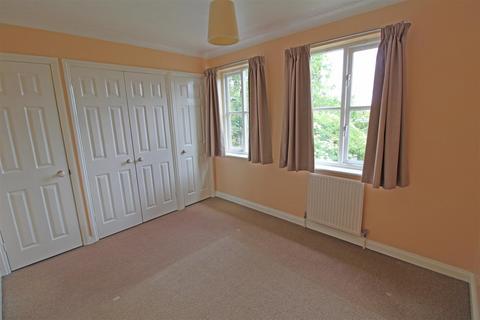 2 bedroom terraced house to rent, White Leys Close, Didcot