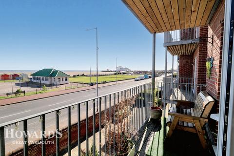 2 bedroom flat for sale, Esplanade Court, North Drive, Great Yarmouth