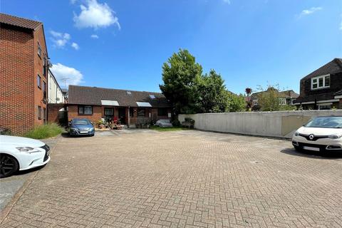 1 bedroom apartment for sale, Waterloo Road, Havant, Hampshire, PO9