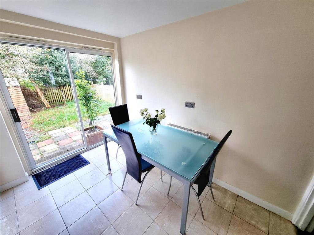 Dining Area.jpg