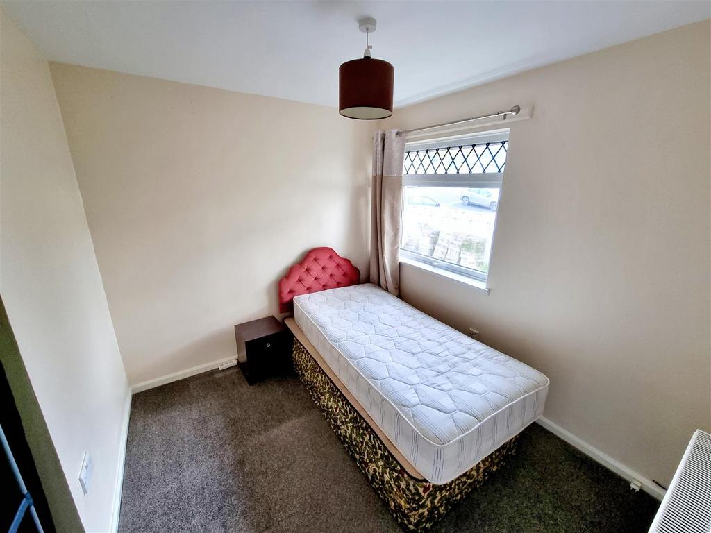 Bed 3.jpg