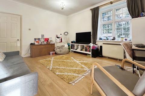 1 bedroom apartment for sale, The Maultway, Camberley, Surrey