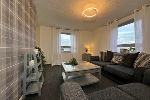 3 bedroom flat to rent, Heathryfold Place, Heathryfold, Aberdeen, AB16