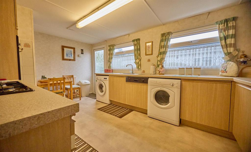 Fitted dining kitchen to rear