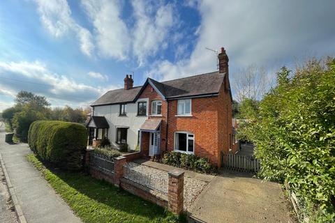 3 bedroom semi-detached house for sale, Cleeve Road, Middle Littleton, Evesham