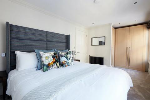 1 bedroom serviced apartment to rent, King Street, London WC2E