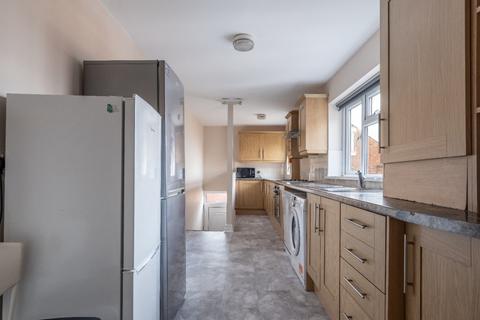 6 bedroom maisonette to rent, Stratford Road, Newcastle Upon Tyne NE6
