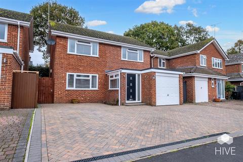 Hayward Crescent, Verwood BH31