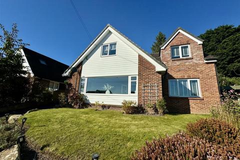 4 bedroom detached house to rent, Clough Park, Fenay Bridge, HD8 0JH