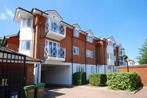 2 bedroom terraced house to rent, Langham Court, Hendon, London, NW4