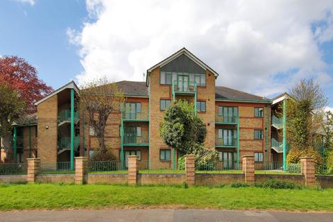 2 bedroom apartment for sale, Copper Beech Close, Gravesend, Kent, DA12