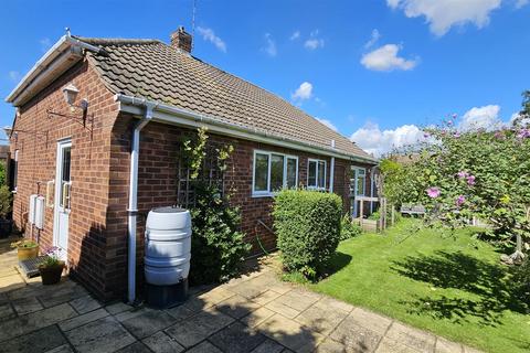 2 bedroom detached bungalow to rent, Banks Crescent, Bingham