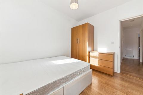 4 bedroom flat to rent, Rushcroft Road, SW2