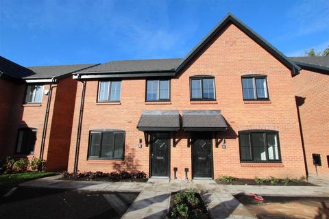 3 bedroom semi-detached house to rent, Rockwell Road, Bolton BL6